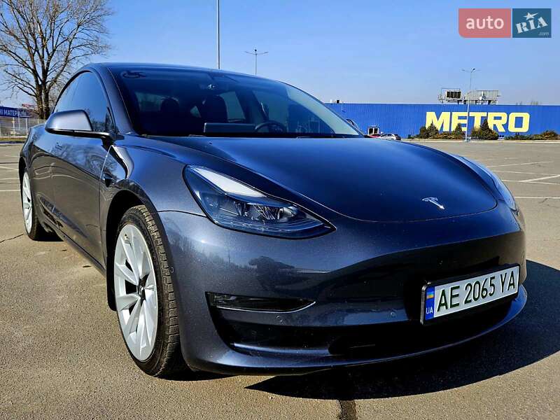 Tesla Model 3 (2022)