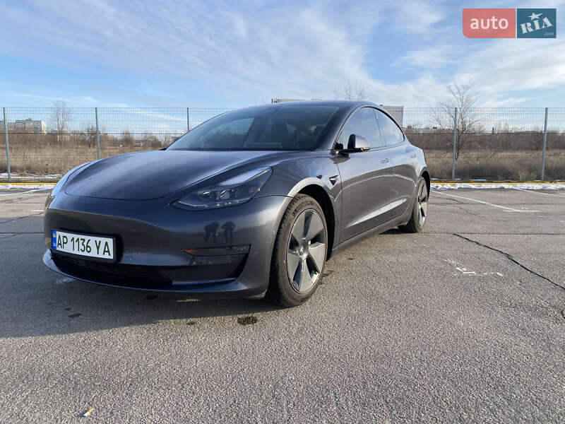 Tesla Model 3 (2021)