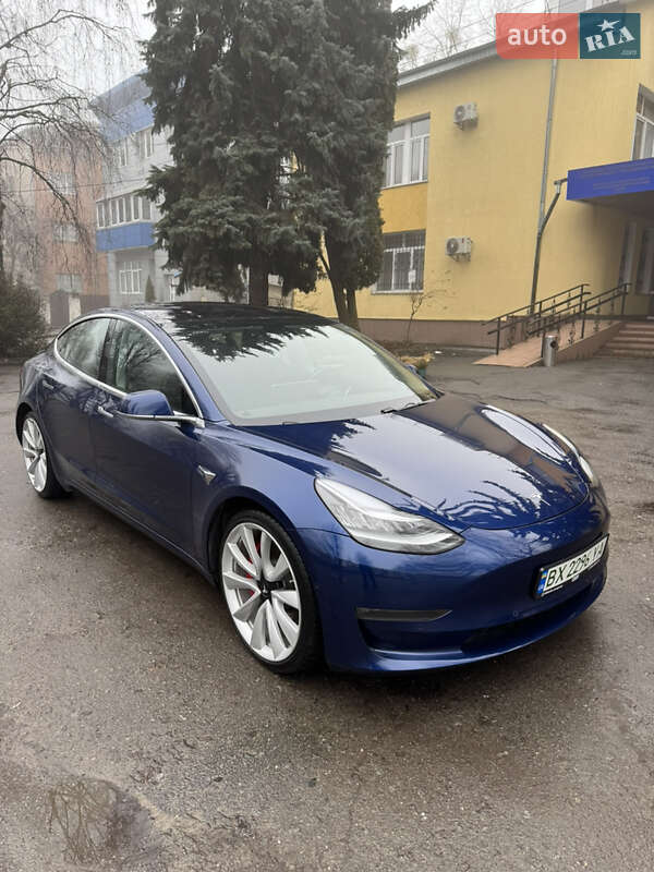 Tesla Model 3 (2018)