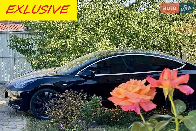 Tesla Model 3 (2018)