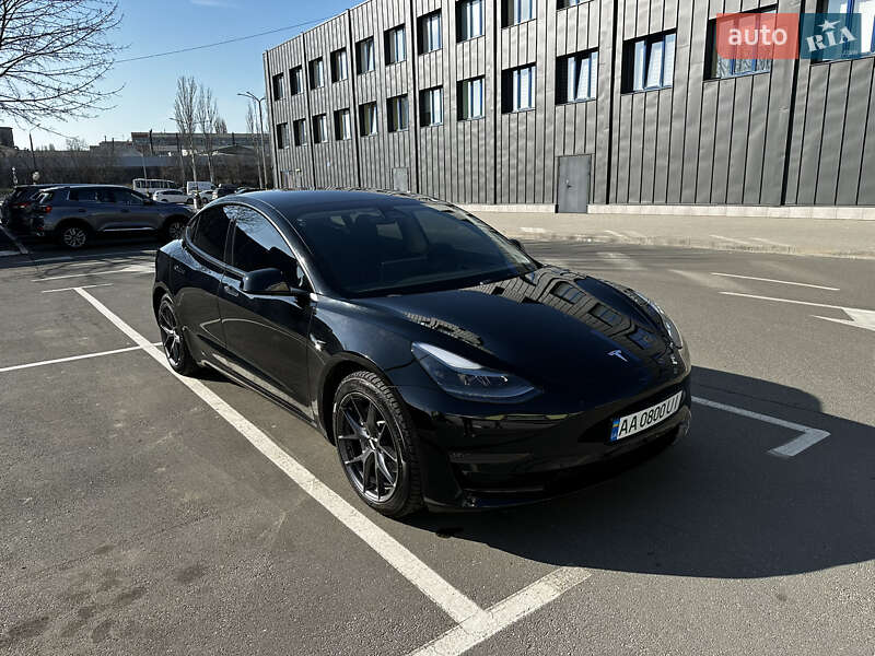 Tesla Model 3 (2021)