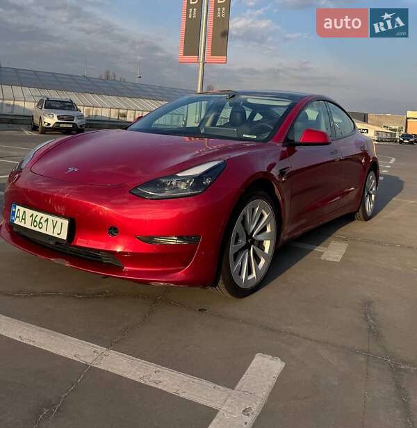 Tesla Model 3 (2022)