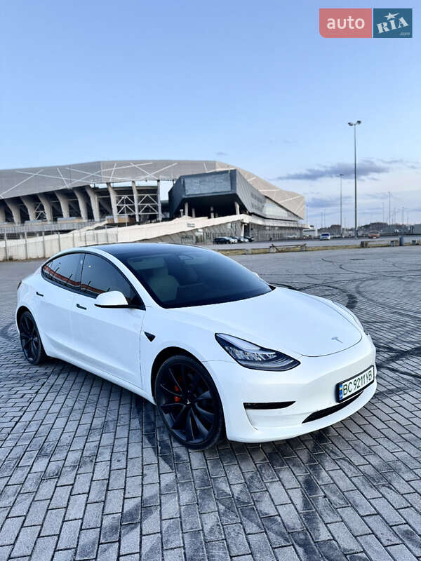 Tesla Model 3 (2020)