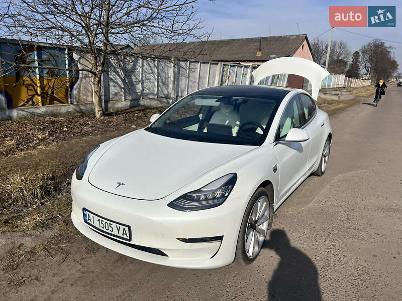 Tesla Model 3 (2019)