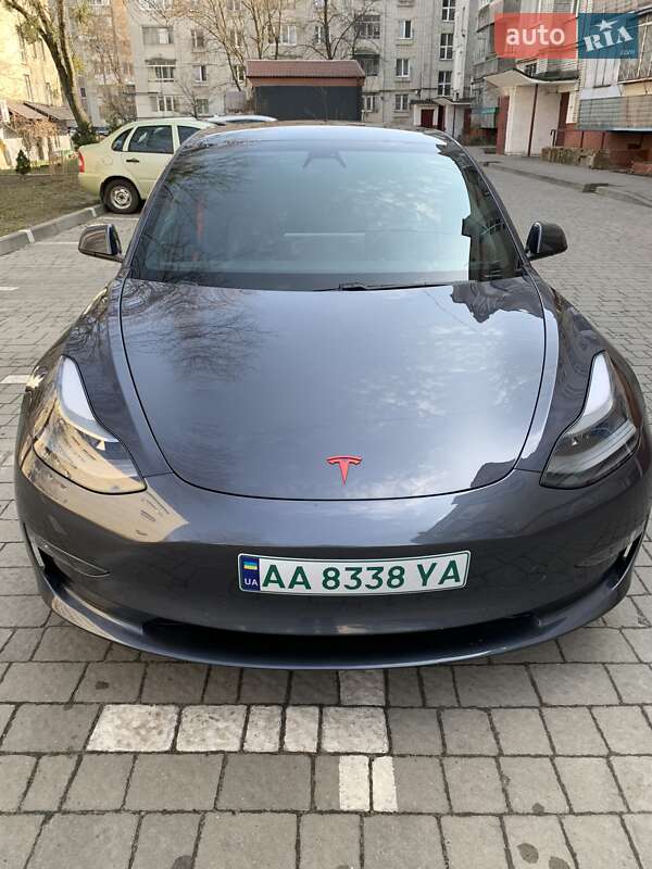 Tesla Model 3 (2021)