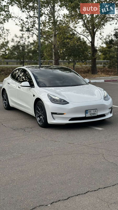 Tesla Model 3 (2021)