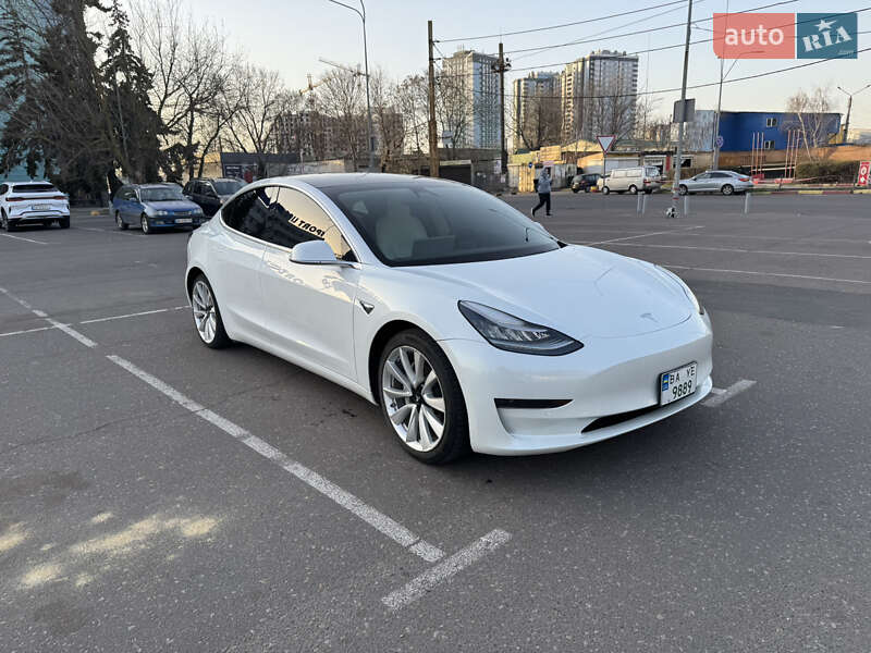 Tesla Model 3 (2020)