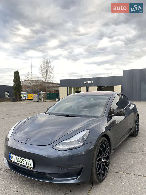 Tesla Model 3 (2018)
