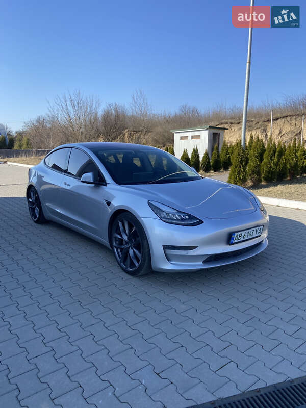 Tesla Model 3 (2018)