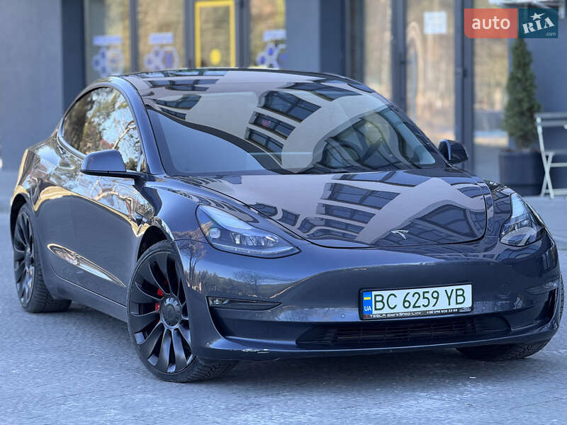 Tesla Model 3 (2021)
