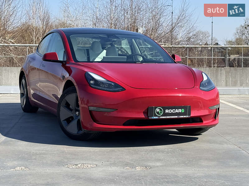 Tesla Model 3 (2021)