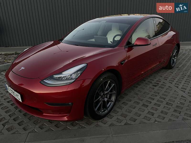Tesla Model 3 (2021)