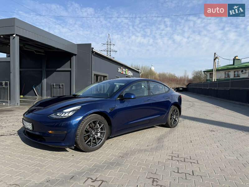 Tesla Model 3 (2018)