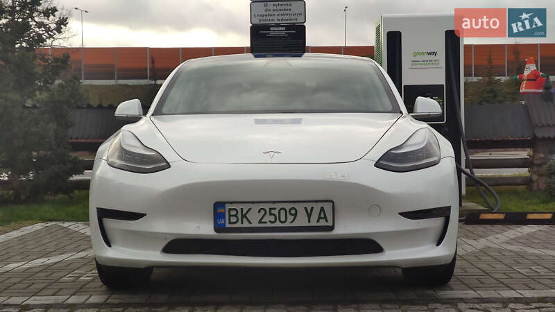 Tesla Model 3 (2020)