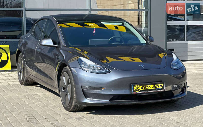 Tesla Model 3 (2020)