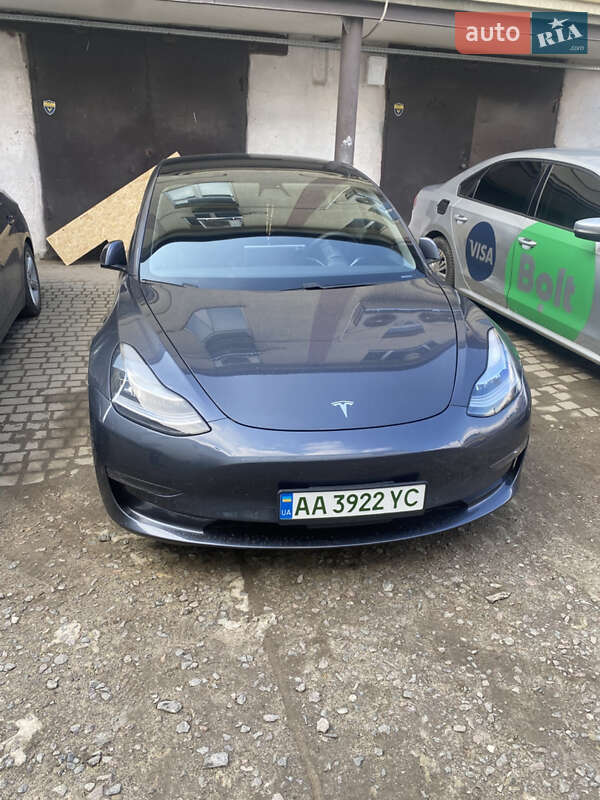 Tesla Model 3 (2020)
