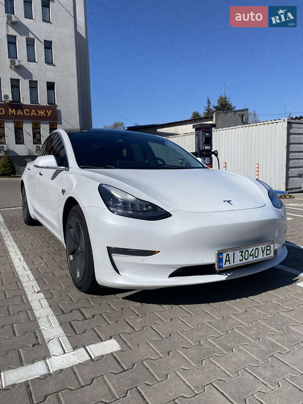 Tesla Model 3 (2019)