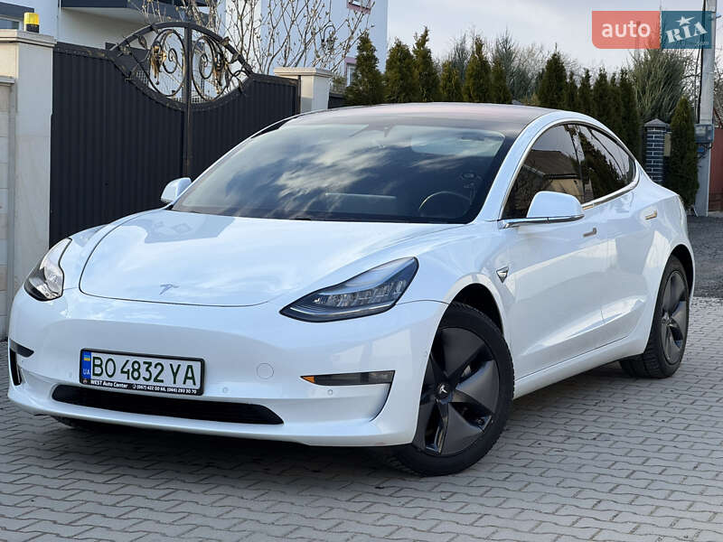 Tesla Model 3 (2019)