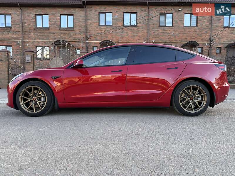 Tesla Model 3 (2022)
