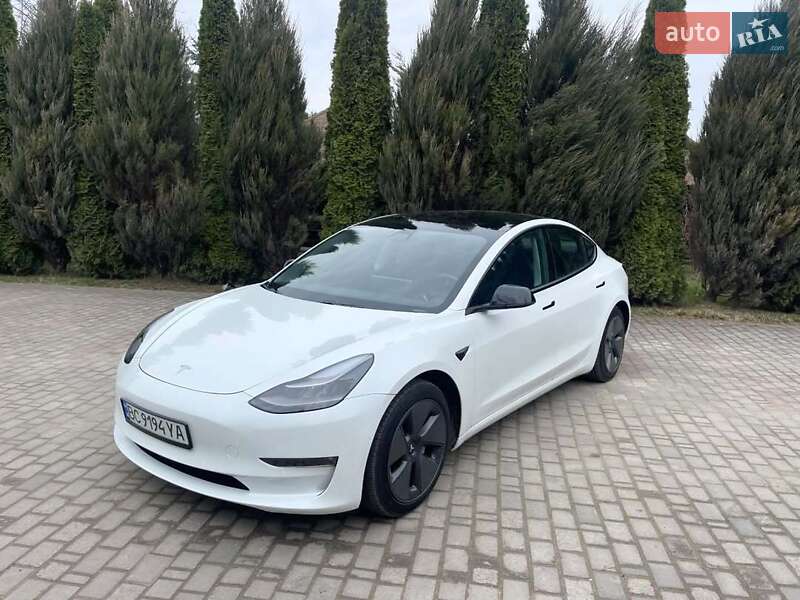 Tesla Model 3 (2021)