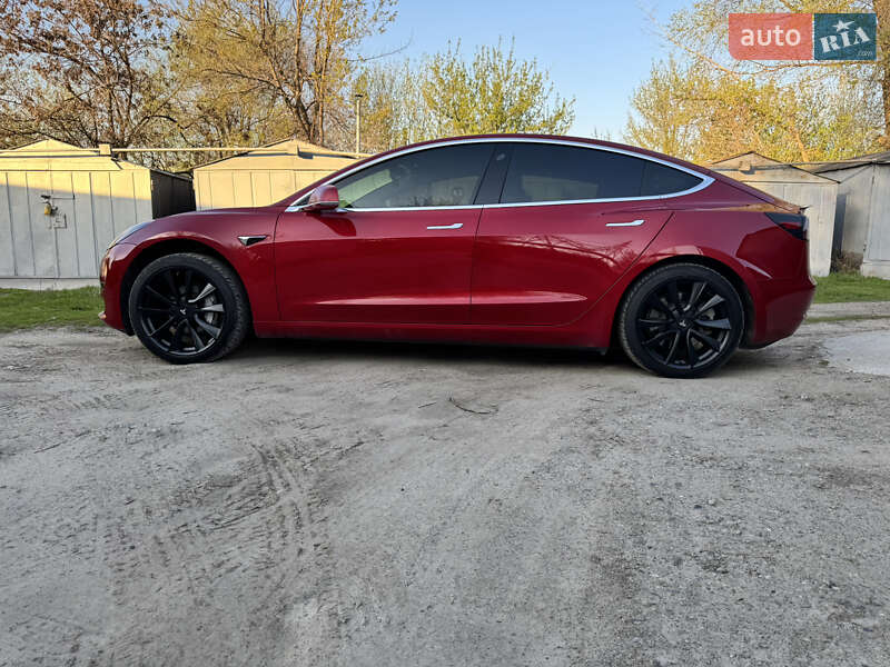 Tesla Model 3 (2020)