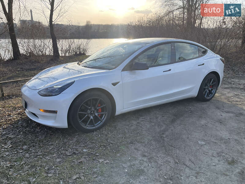 Tesla Model 3 (2021)