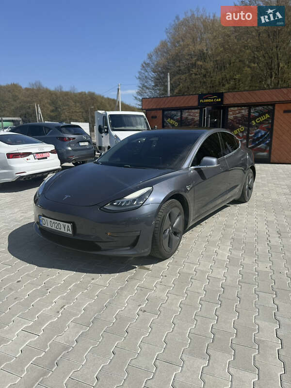 Tesla Model 3 (2020)