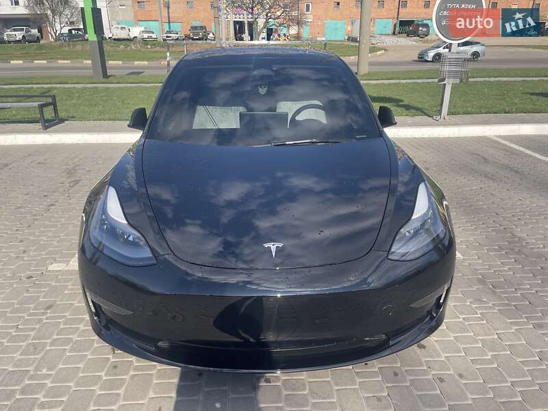 Tesla Model 3 (2023)