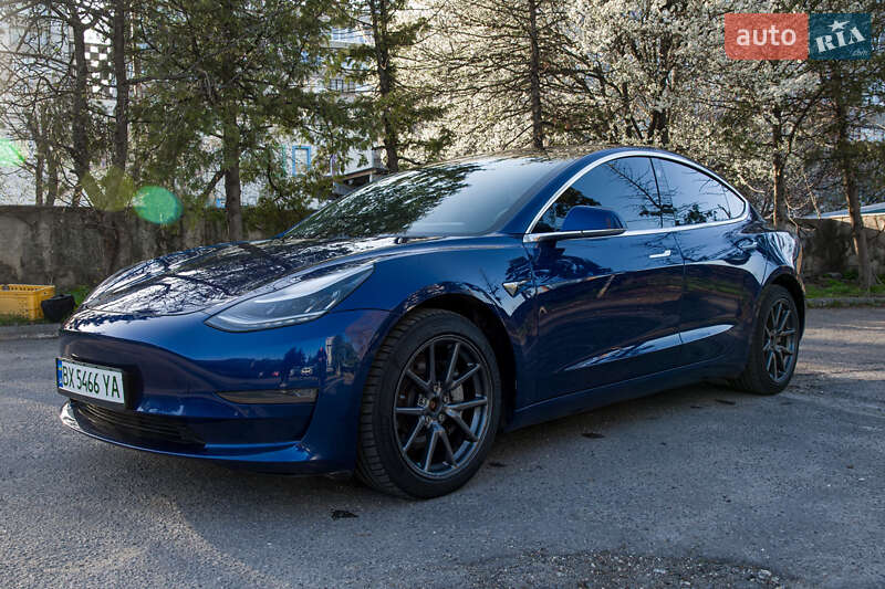 Tesla Model 3 (2019)