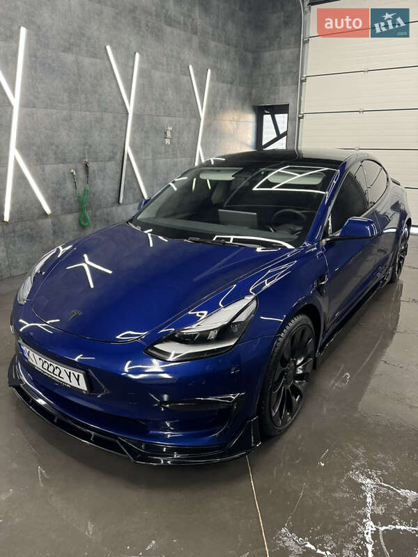 Tesla Model 3 (2023)