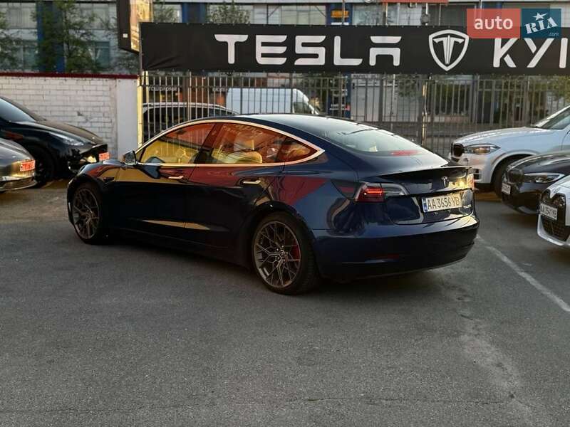 Tesla Model 3 (2018)