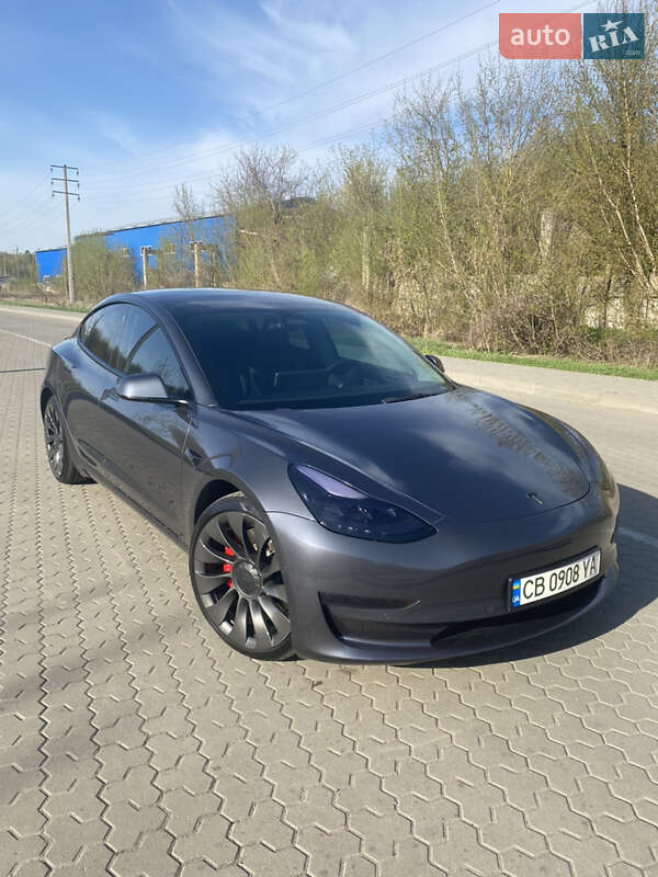 Tesla Model 3 (2022)