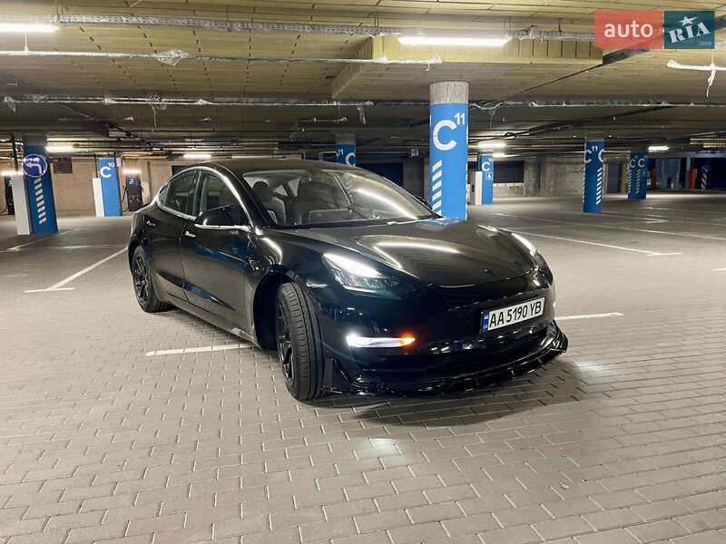 Tesla Model 3 (2018)