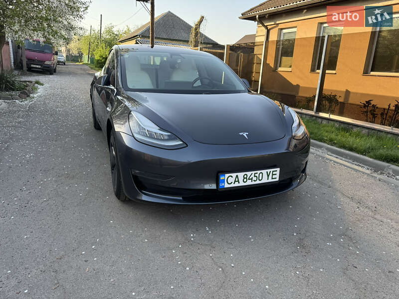 Tesla Model 3 (2018)