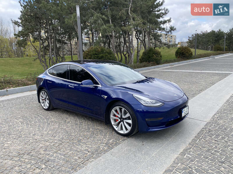 Tesla Model 3 (2018)
