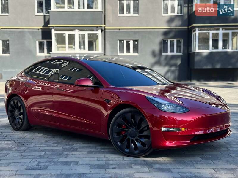 Tesla Model 3 (2022)