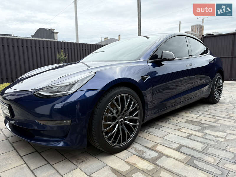 Tesla Model 3 (2020)