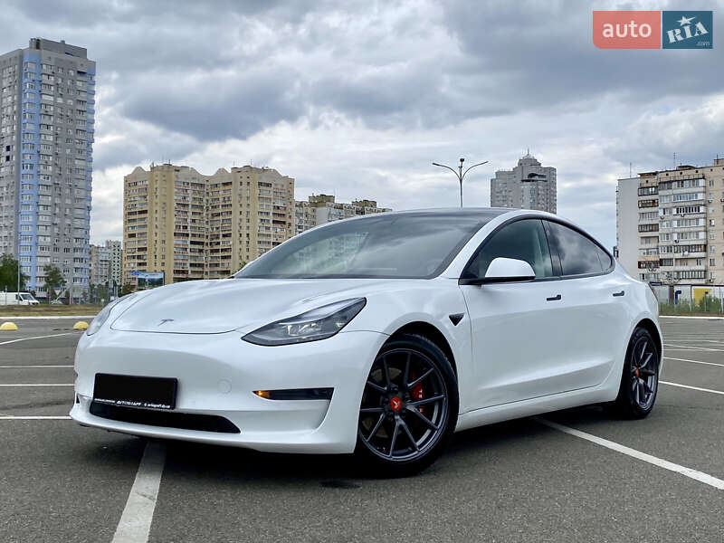 Tesla Model 3 (2021)