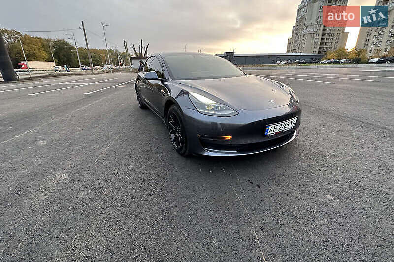 Tesla Model 3 (2021)