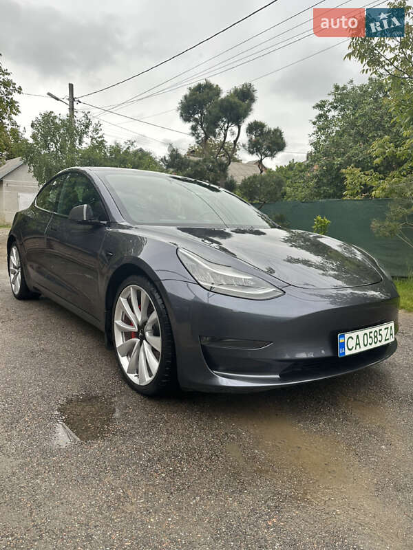 Tesla Model 3 (2018)