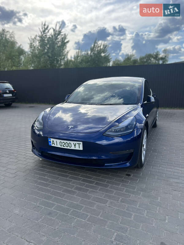 Tesla Model 3 (2022)