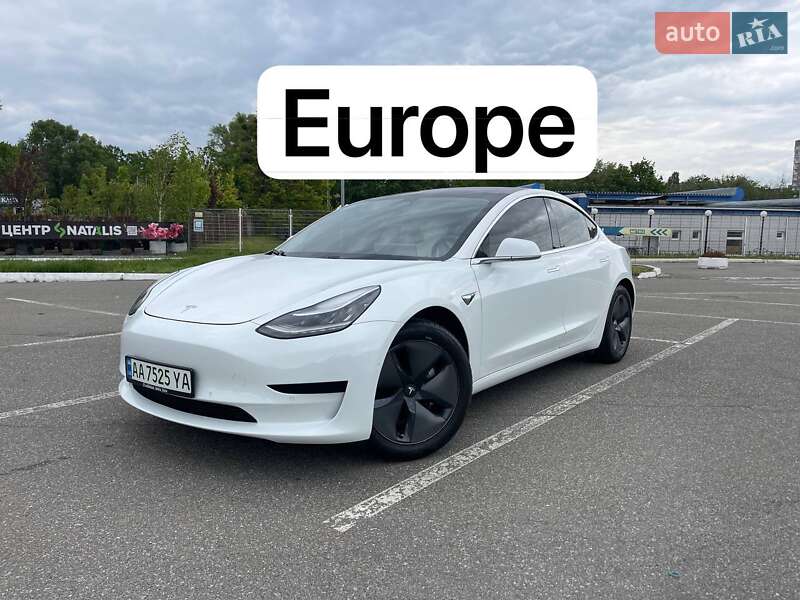 Tesla Model 3 (2019)