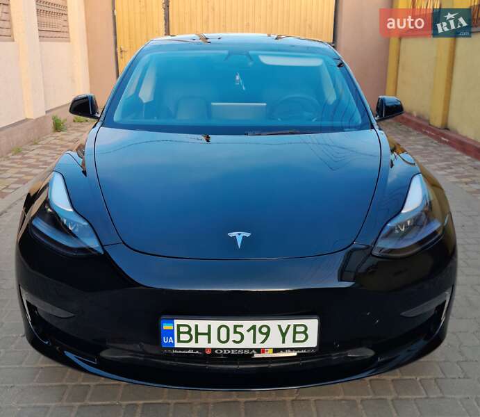 Tesla Model 3 (2022)
