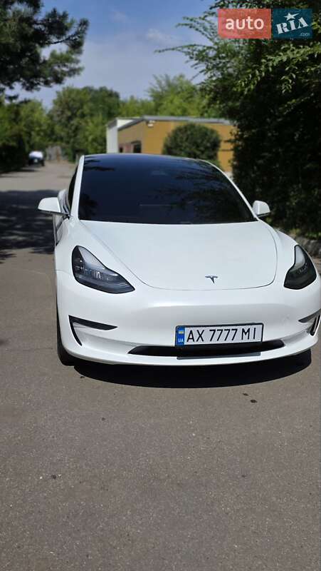 Tesla Model 3 (2018)