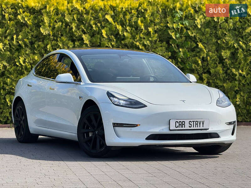 Tesla Model 3 (2019)
