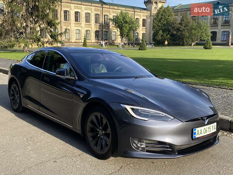 Tesla Model s (2016)