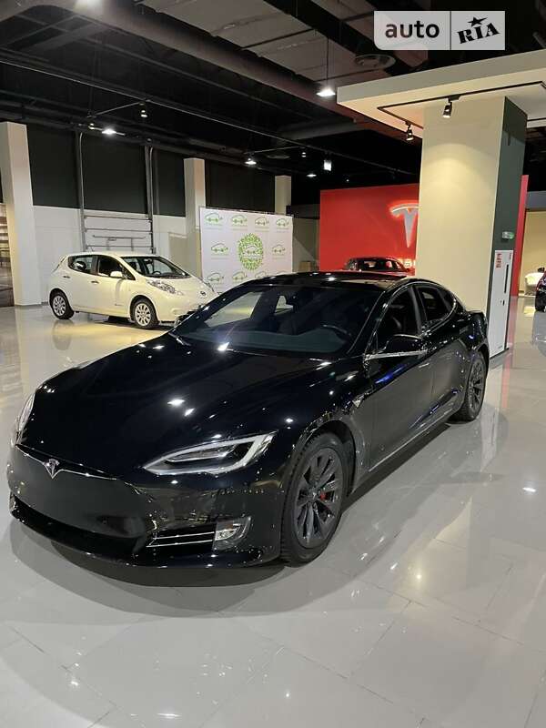 Tesla Model s (2017)