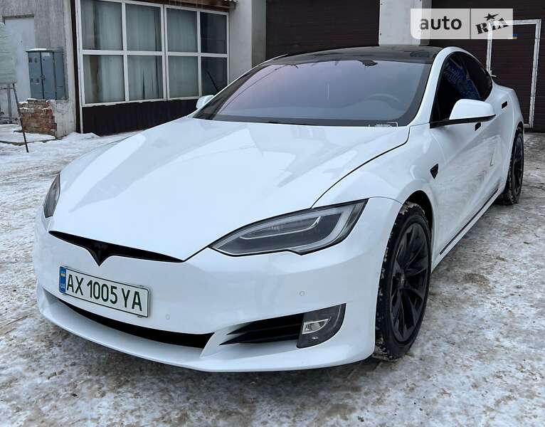 Tesla Model s (2018)