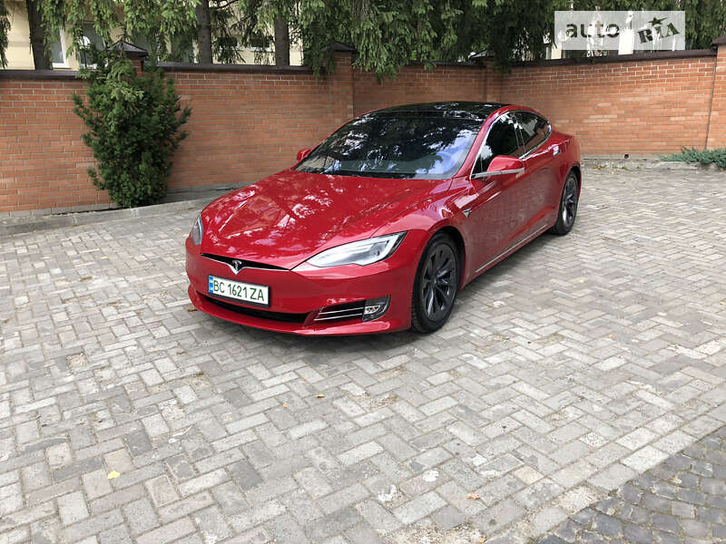 Tesla Model s (2017)