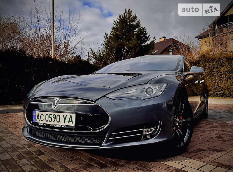 Tesla Model s (2014)